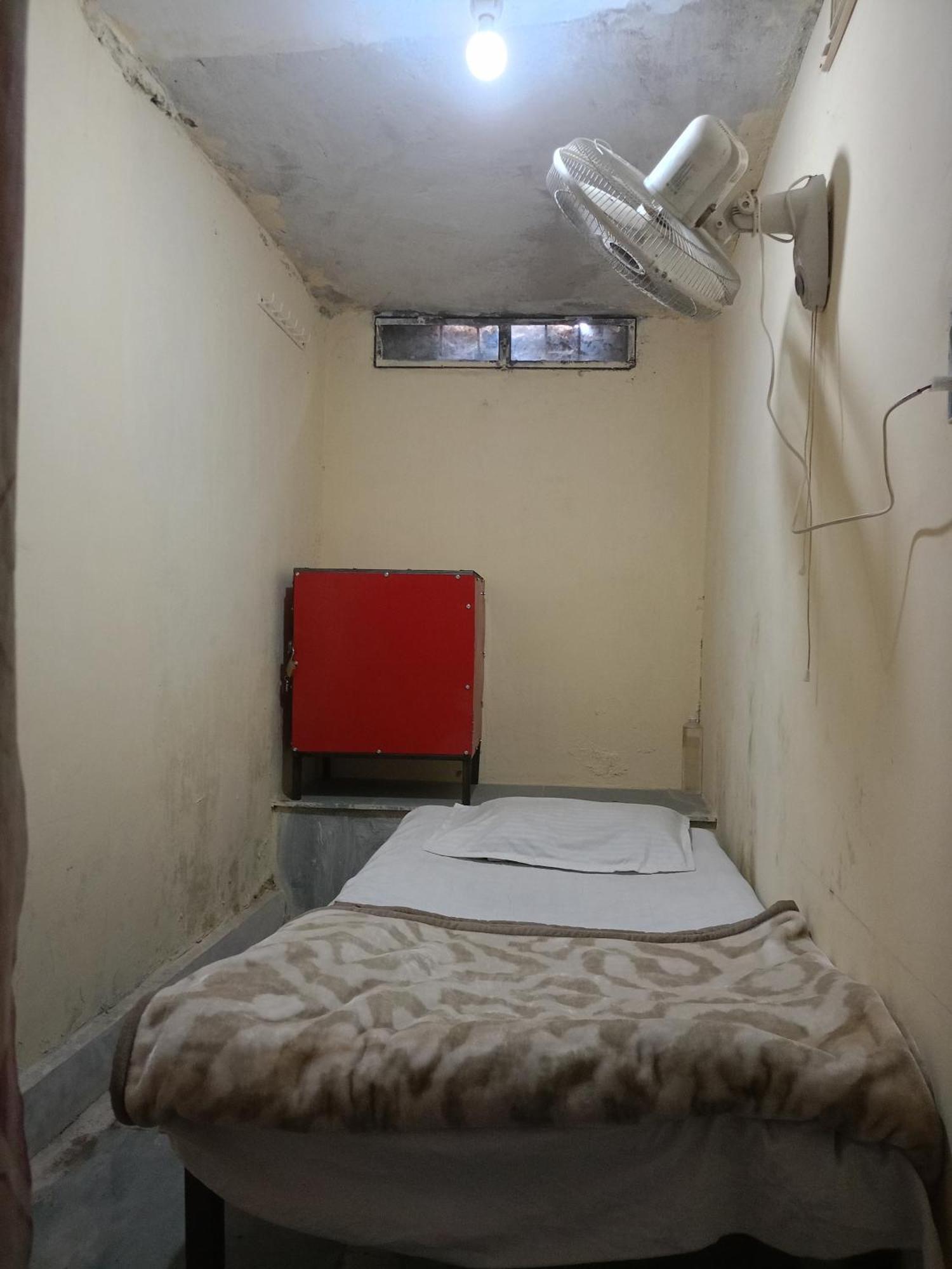Blue Stone Dormitory Бхопал Номер фото
